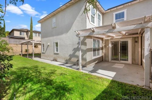 1718 Picket Fence Dr, Chula Vista CA  91915-1856 exterior