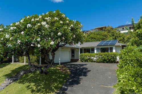 526 Ahina St, Honolulu, HI 96816-4704