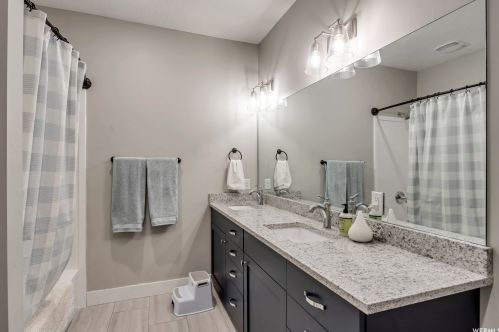 2712 Mt Jordan Rd, Sandy UT 84092-3380 exterior