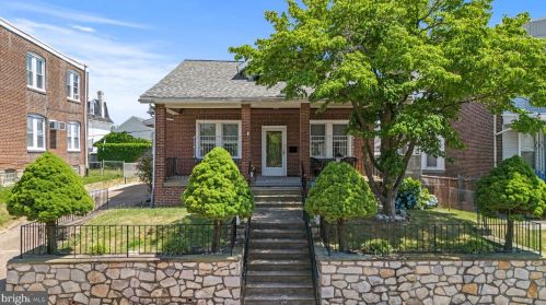 6729 Jackson St, Philadelphia, PA 19135-2210