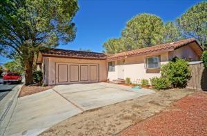 14300 Winchester Dr, Mojave, CA 93501-2106