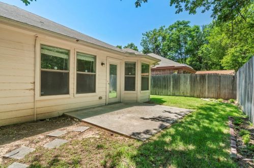 2431 Arbor Ct, Irving TX  75060-6568 exterior