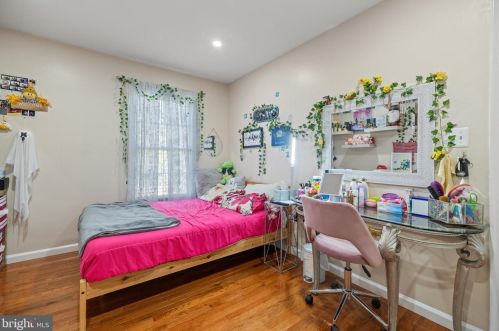 7319 Beverly Park, Springfield VA  22150-3162 exterior