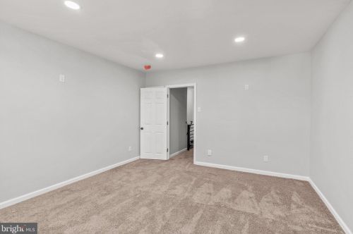 1004 Langham Ave, Camden NJ 08103-2817 exterior