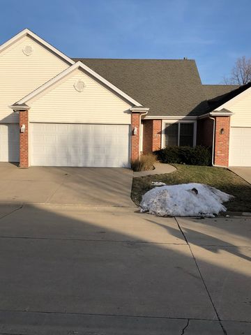 204 Field Dr, Normal, IL 61761-6200