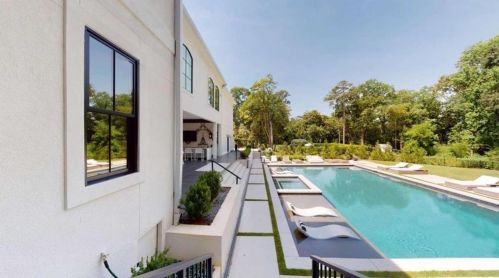 3206 Arden Rd, Atlanta GA  30327-1262 exterior