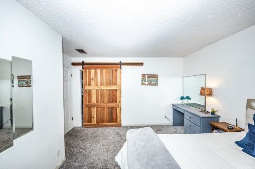 4122 Addington Dr, Anaheim CA  92807-2801 exterior