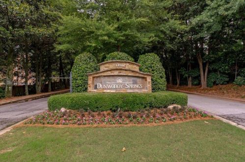913 Garden Ct, Atlanta, GA 30328-4570