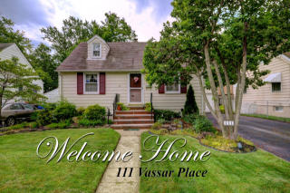 111 Vassar Pl, Avenel, NJ 07001-1819
