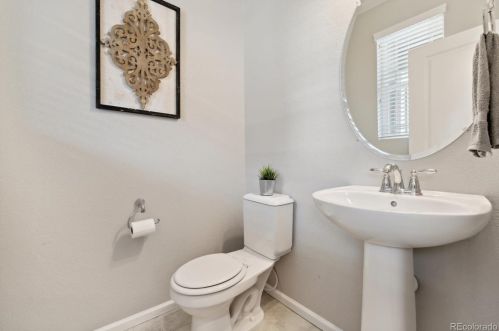 15928 Otero Ave, Englewood, CO 80112