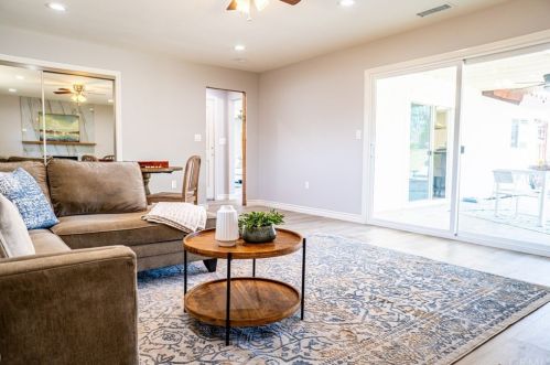 1237 Eisner Pl, Anaheim CA  92801-4704 exterior