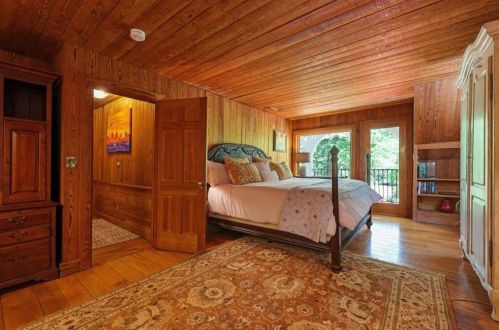 1630 Brandon Hall Dr, Atlanta GA  30350-3703 exterior