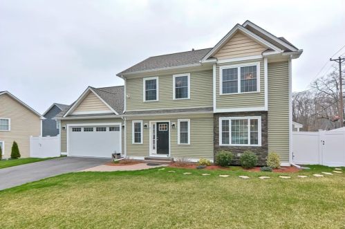 1 Hunters Rd, Lincoln, RI 02865-4005