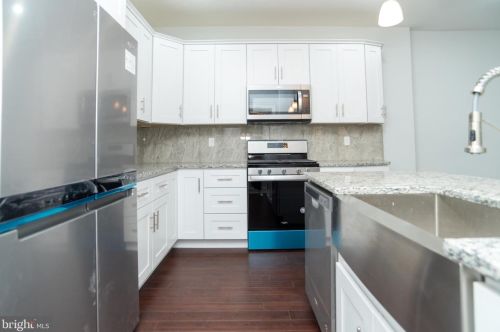 4431 9th St, Philadelphia PA  19140-2227 exterior