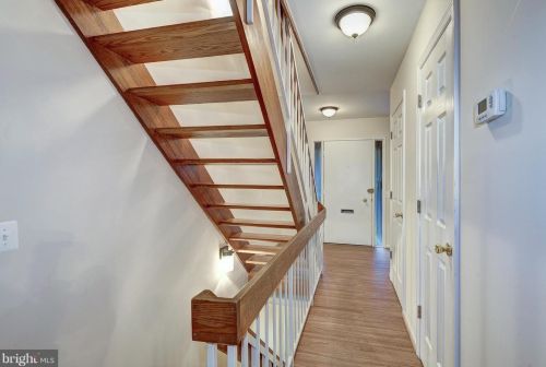 1502 Farsta Ct, Herndon VA  20190-4908 exterior