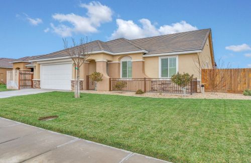 1148 Pinot Noir St, Los Banos, CA 93635-9221