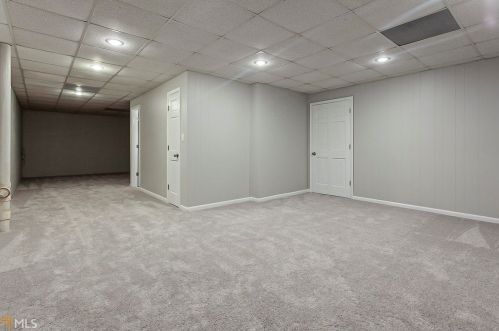 810 Mabry Rd, Atlanta GA  30328-2662 exterior