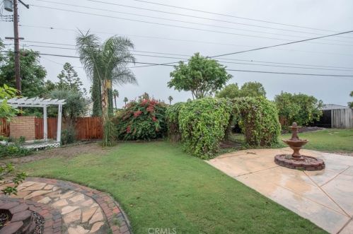 6375 Westview Dr, Riverside CA  92506-5325 exterior