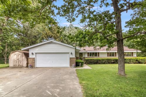 2625 Coltonville Rd, Sycamore, IL 60178-2650