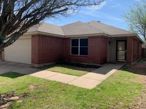 9929 Blue Bell Dr, Fort Worth TX  76108 exterior