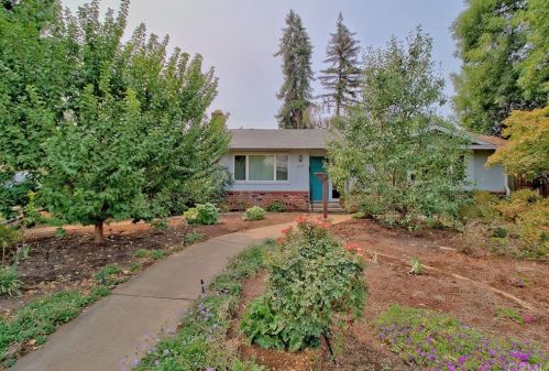 1087 Via Verona Dr, Chico, CA 95973-1030