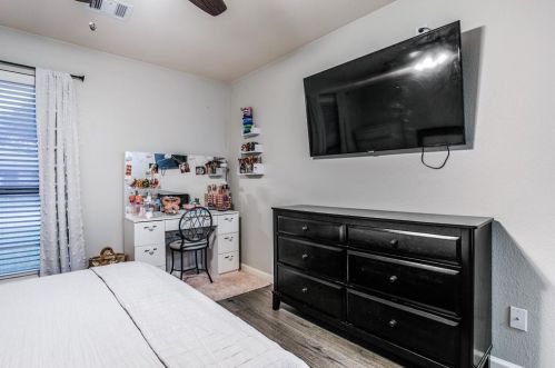 5725 Cancun Dr, Fort Worth TX  exterior