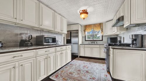 223 Seabury Rd, Lemont IL  60440-2411 exterior