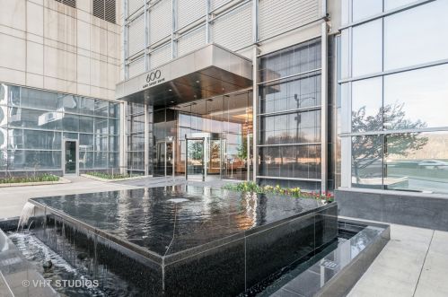 600 Lake Shore Dr, Chicago, IL 60611-5061