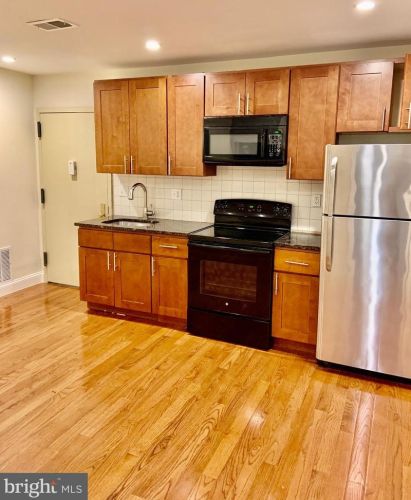 4706 Chestnut St, Philadelphia, PA 19139-4613