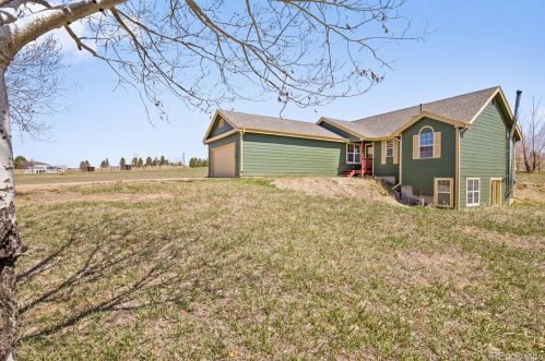 8072 Sun Country Dr, Elizabeth, CO 80107-9342