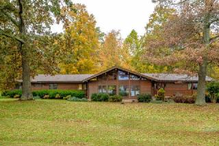 115 Fairways Blvd, Tullahoma, TN 37388-4812