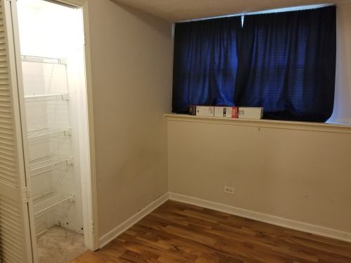 1215 Evergreen Dr, Carol Stream IL  60188-3307 exterior