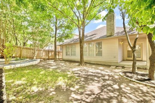 12524 Canyon Glen Dr, Austin TX  78732-2022 exterior
