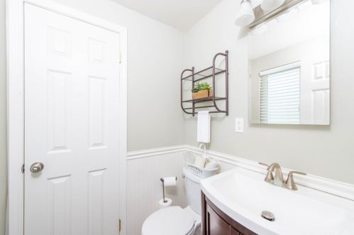 3702 Kingsway Ave, Anaheim CA  92804-4619 exterior