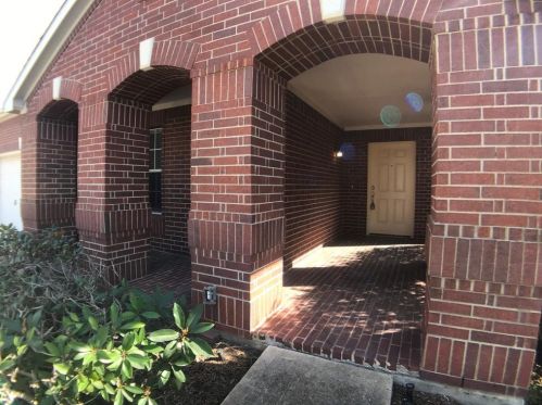 19806 Breezy Cove Ct, Tomball, TX 77375-7508