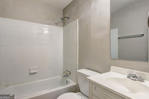 389 Holderness St, Atlanta GA  30310-1725 exterior