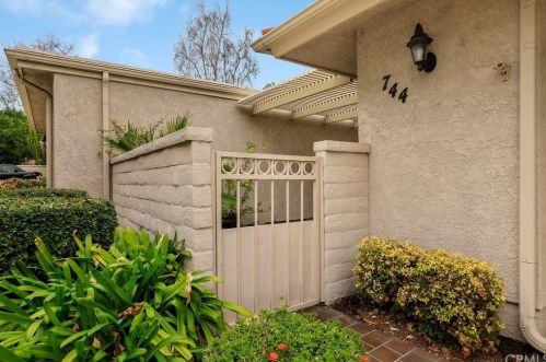 744 Pebble Beach Dr, Upland, CA 91784-9126