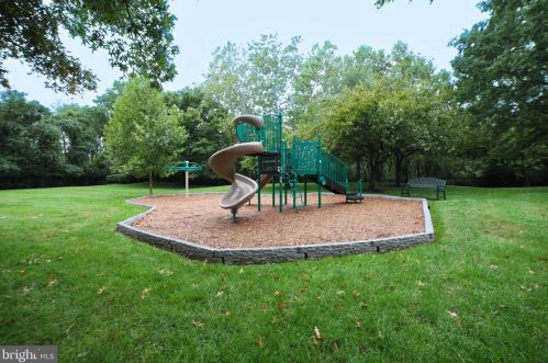 3338 Tapestry Cir, Burtonsville, MD 20866-2068