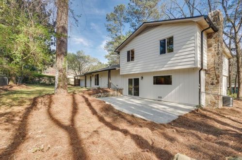 2175 Greencrest Dr, Atlanta GA  30345-2627 exterior