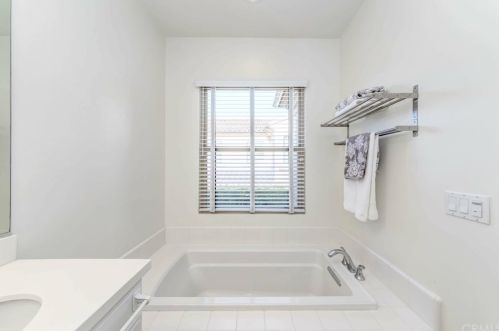 37 Deergrass, Irvine CA  92618-2246 exterior