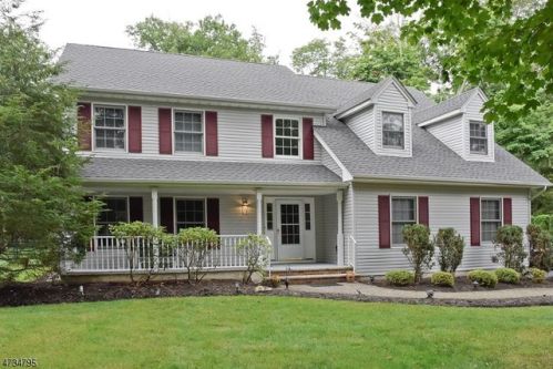 558 Openaki Rd, Parsippany, NJ 07834-9610