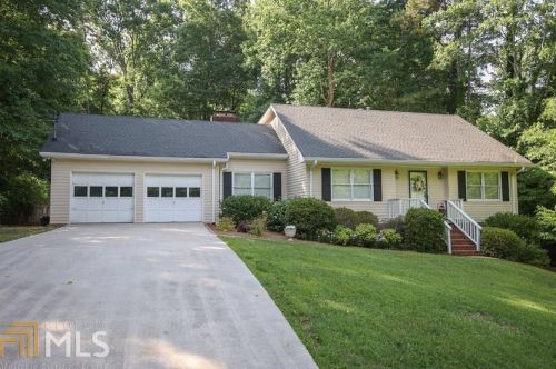 165 Foxdale Dr, Toccoa, GA 30577-8616
