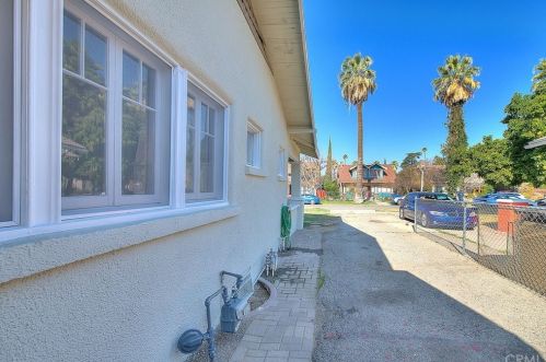 3160 Lime St, Riverside CA 92501-2930 exterior