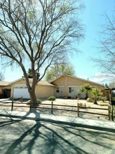 3620 Avenue, Lancaster, CA 93535-7715