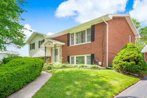 12224 Warren Dr, Mokena, IL 60448-9223