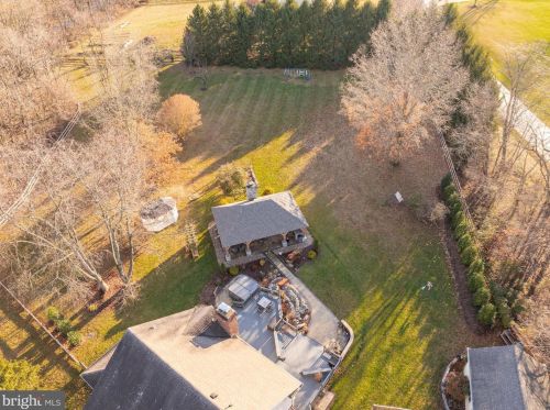 874 Pheasant Hill Rd, Summit Point WV  25446-3634 exterior