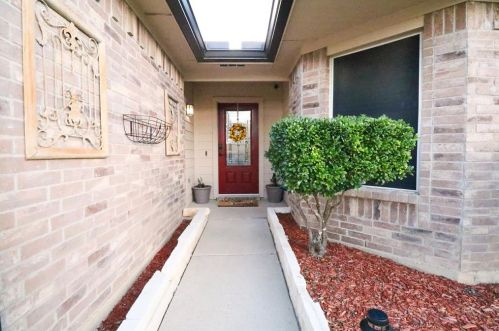 1012 Triple Crown Dr, Fort Worth, TX 76179-2324