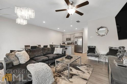 3132 Meadowstone Ln, Atlanta GA  30331-2939 exterior