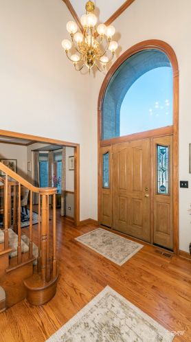388 Woodside Dr, Wood Dale, IL 60191-2533