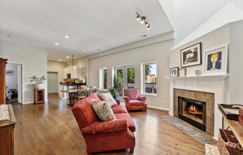 1432 Erie St, Chicago, IL 60642-6906